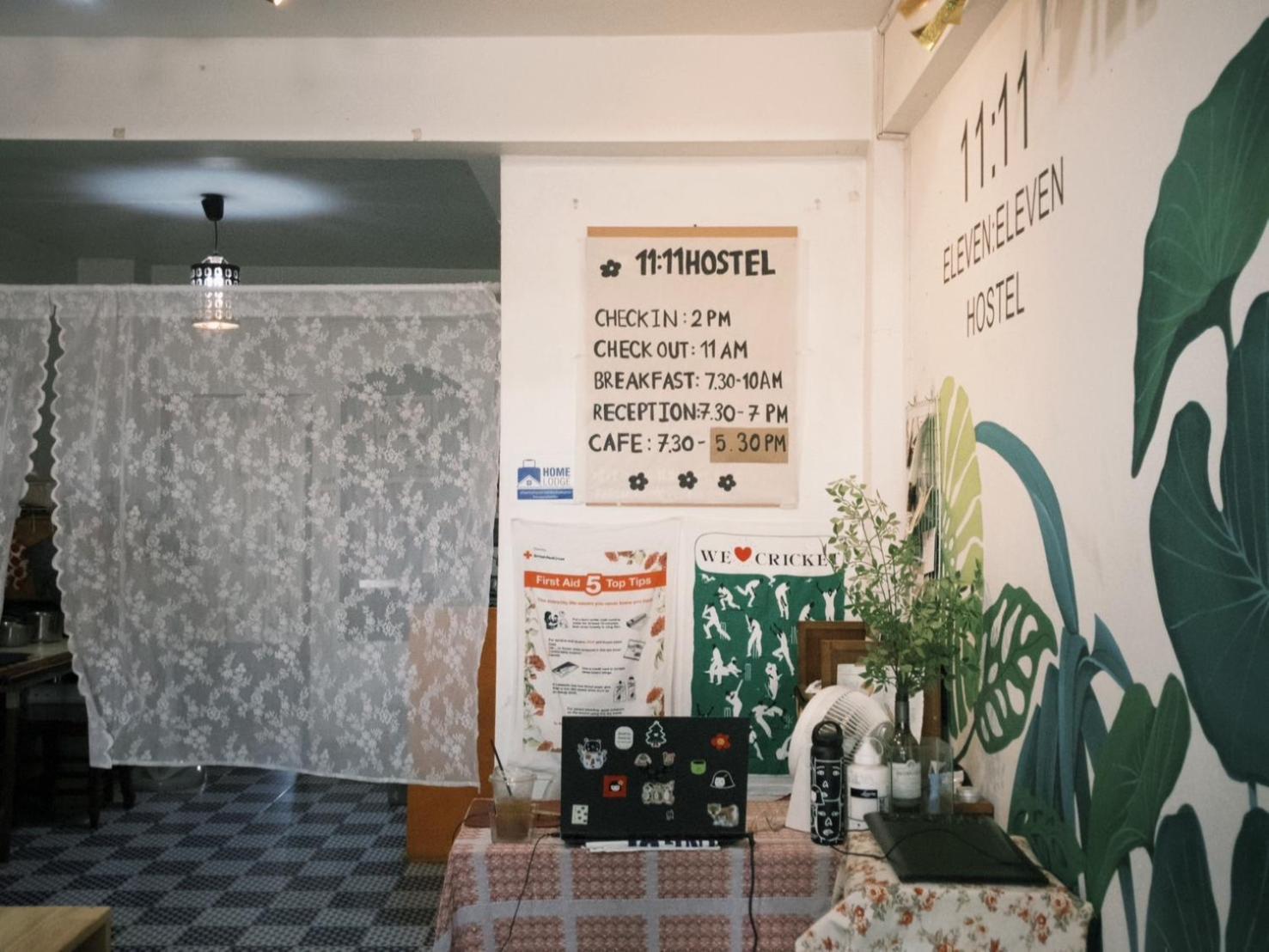 פרה נאקון סי איוטאיה 11:11 Hostel מראה חיצוני תמונה