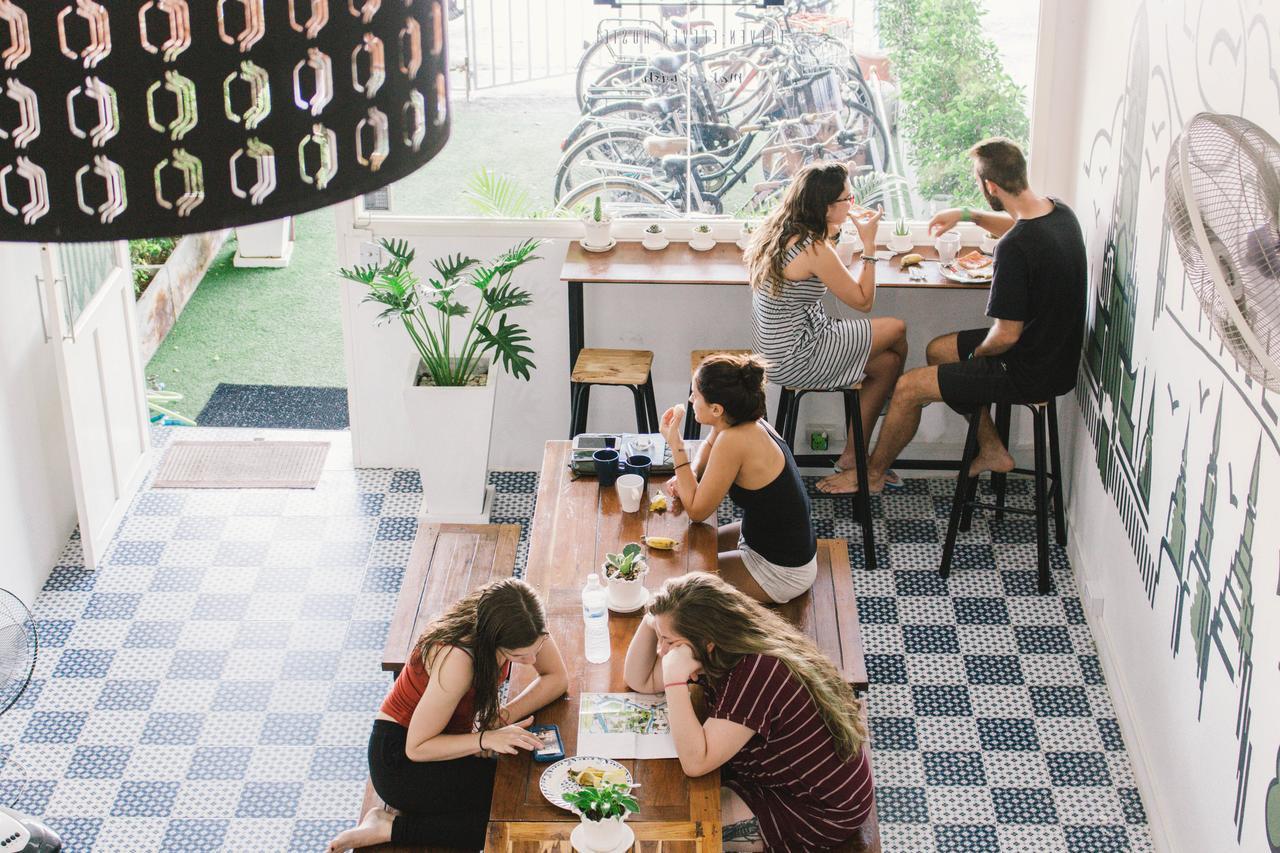 פרה נאקון סי איוטאיה 11:11 Hostel מראה חיצוני תמונה